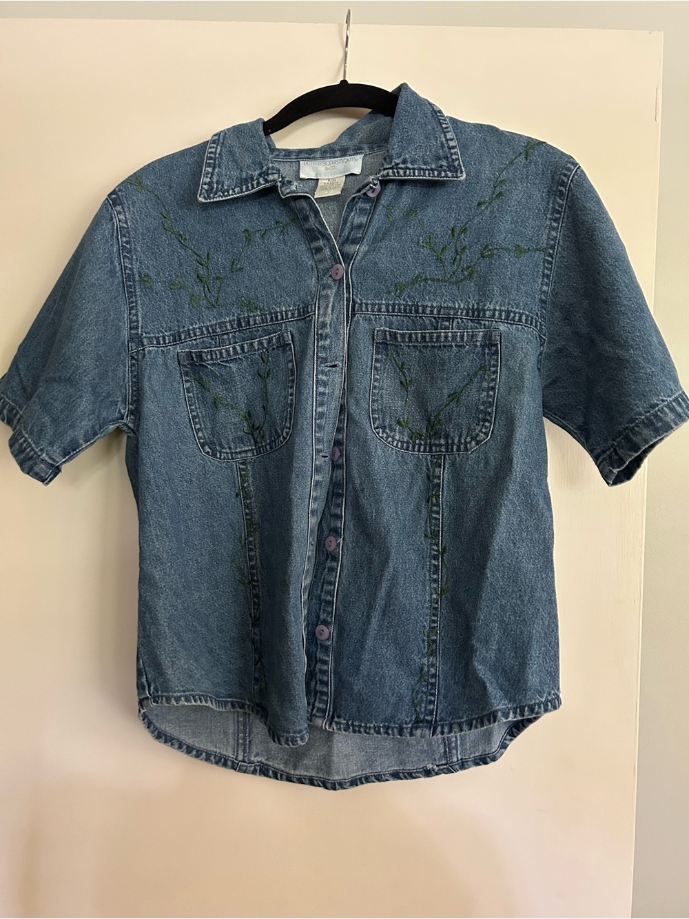 Vintage 90’s Embroidered Short-Sleeve Denim Button-Up Shirt - 100% cotton
